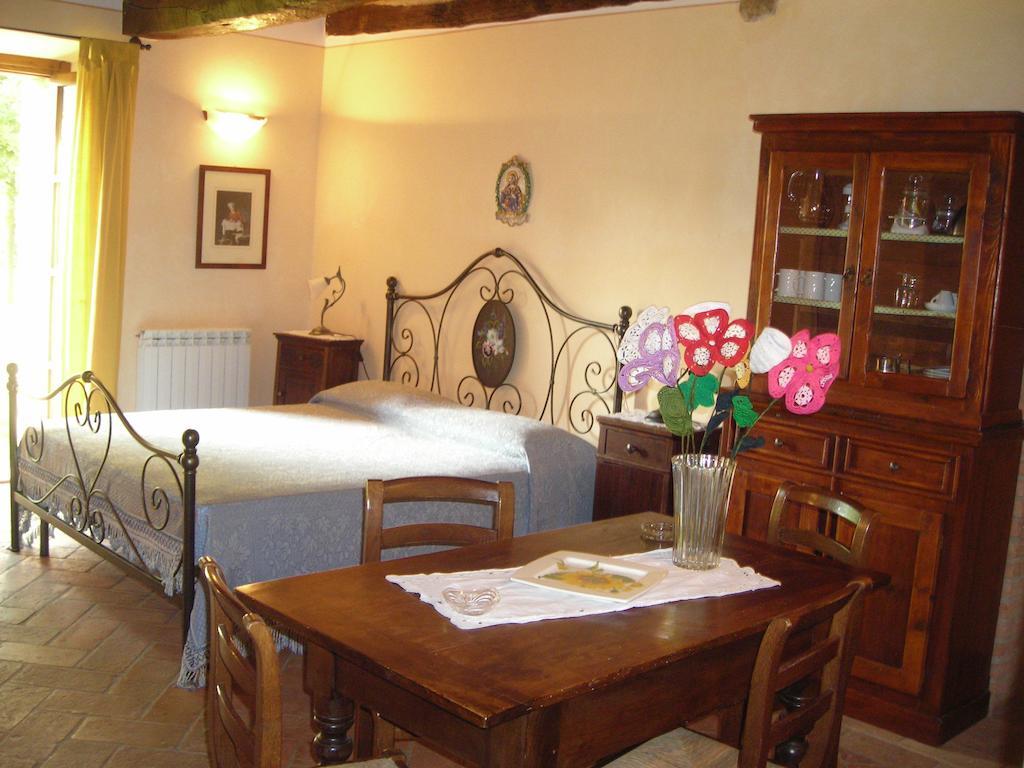 Agriturismo Casagrande Montepulciano Stazione Стая снимка